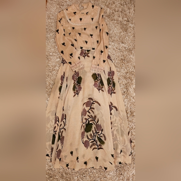 Ritu Kumar Label Floral Beige Dress aso Kareena Kapoor XS Green Silk Maxi - Picture 6 of 10